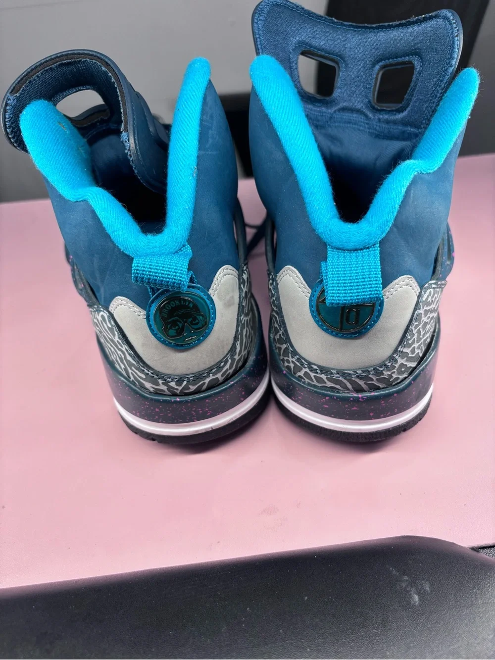 Jordan Men's Teal and Pink High-Top Athletic Sneakers